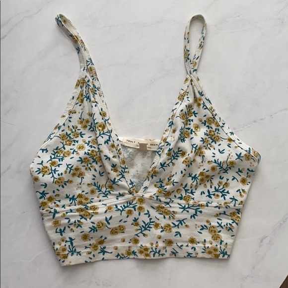 Truly Madly Deeply Tops - 💚TRULY MADLY DEEPLY - Floral Crop Top XS